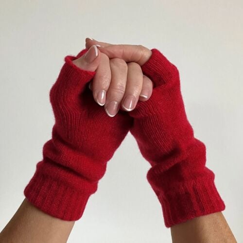 Braemar Red Cashmere Wrist Warmers