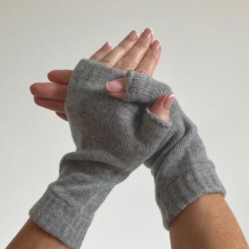 Braemar Grey Cashmere Fingerless Gloves