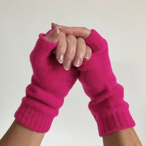 Braemar Hot Pink Cashmere Wrist Warmers