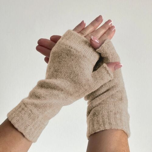 Braemar Hampshire Cream Cashmere Wrist Warmers