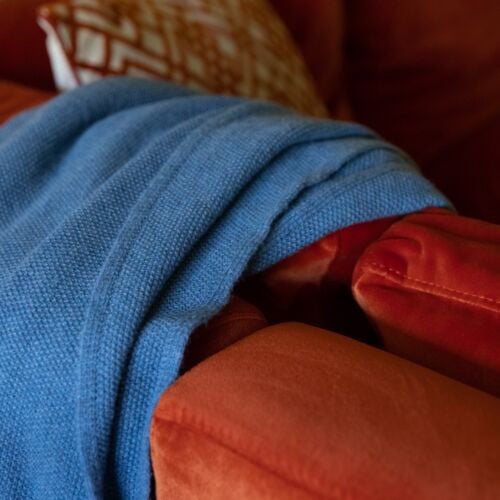 Moss stitch Layla blue cashmere blanket wrap
