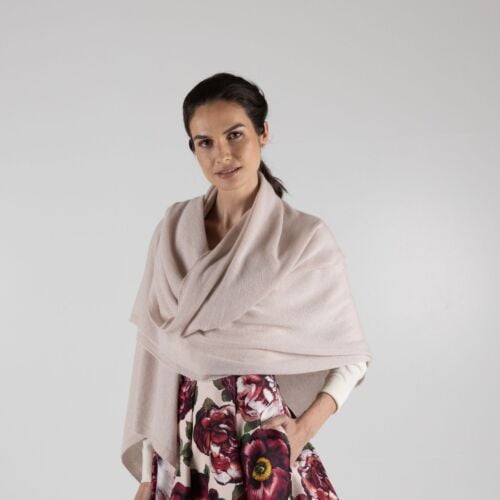 Gentle nude cashmere shawl